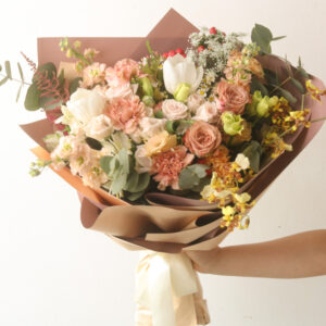 Cappuccino rose and White Tulip - Lola
