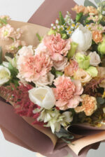 Cappuccino rose and White Tulip - Lola - Image 3