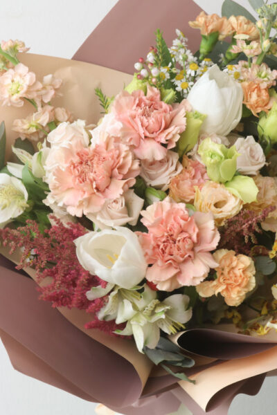 Cappuccino rose and White Tulip - Lola - Image 3