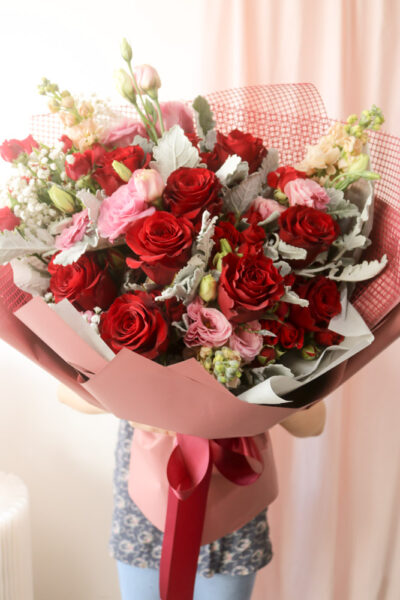 12 stalks of red roses - Elis