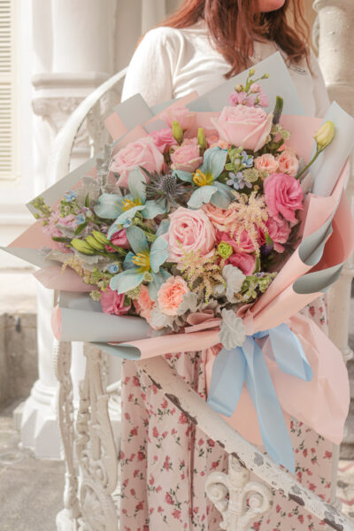 Blue Tulips and pink roses - Serenity Blooms - Image 3