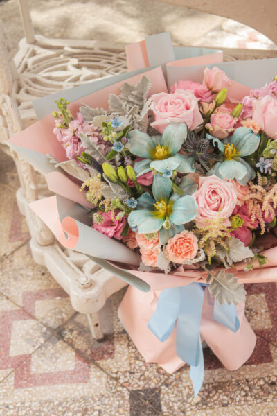 Blue Tulips and pink roses - Serenity Blooms - Image 2