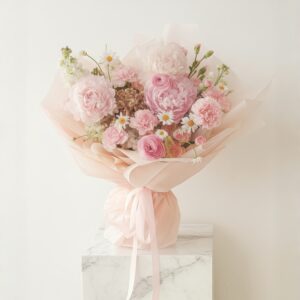 Pink Peony, Daisy and Ranunculus - Mère Aphrodite