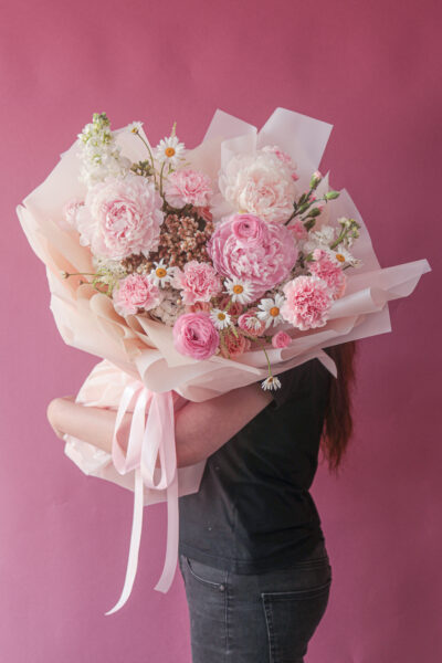 Pink Peony, Daisy and Ranunculus - Mère Aphrodite