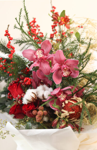 Yuletide joy and Christmas bouquet - Image 2