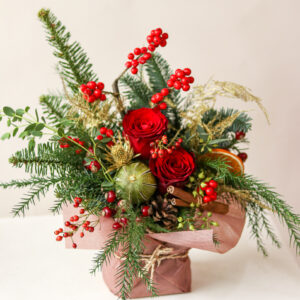'Tis the season table arrangement