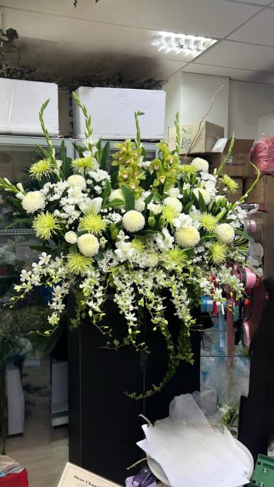 Serene Tribute Wreath