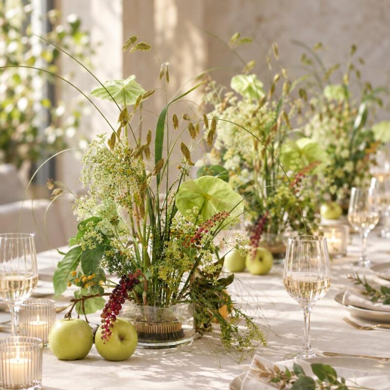 Green Anthurium &amp; Berry Table Centrepiece