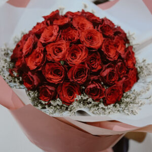 Premium Kenya Roses with Gypsophila or Caspia
