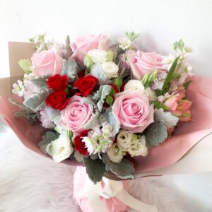 Sweet Pink with red roses - Antares